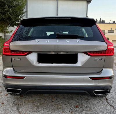 Volvo V60 Cross Country D4 Geartronic Business Plus (4)