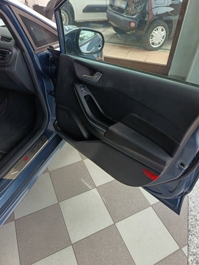 Ford Fiesta 1.0 EcoBoost 100CV 5 porte ST-Line (11)