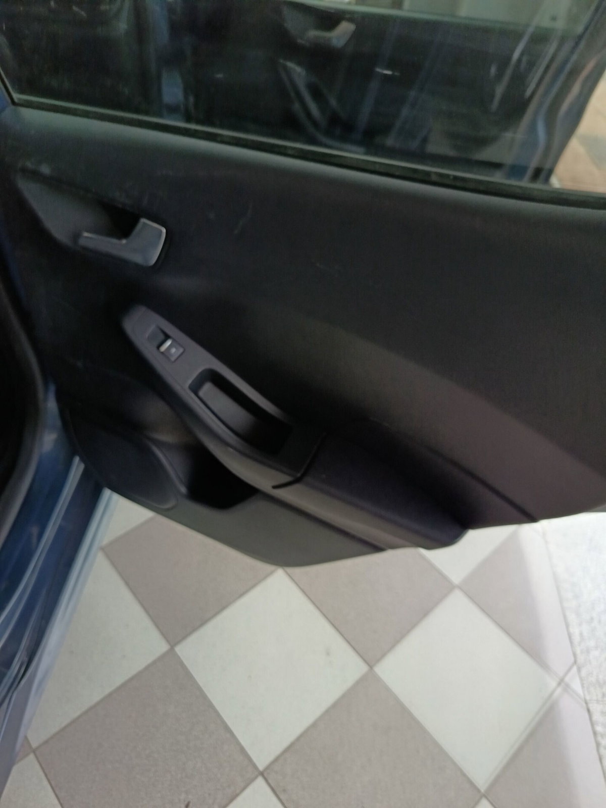 Ford Fiesta 1.0 EcoBoost 100CV 5 porte ST-Line (12)