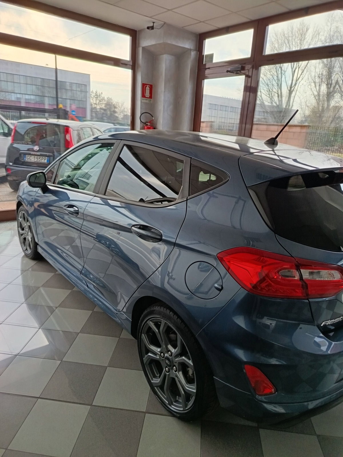 Ford Fiesta 1.0 EcoBoost 100CV 5 porte ST-Line (4)