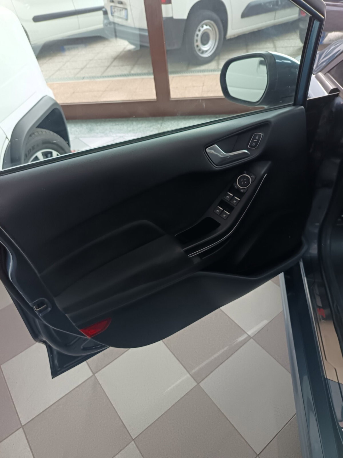 Ford Fiesta 1.0 EcoBoost 100CV 5 porte ST-Line (7)