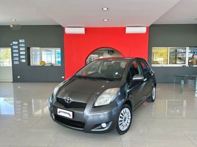 Toyota Yaris 1.D-4D DPF 5 porte M-MT Sol usata