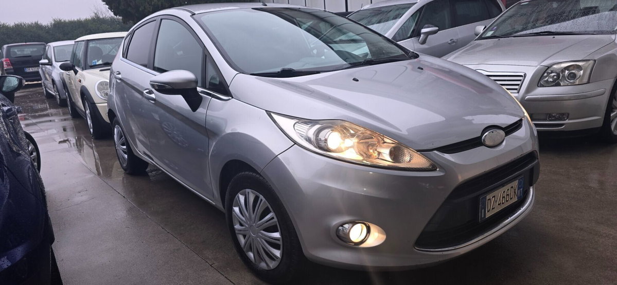 Ford Fiesta 1.4 TDCi 5p. Ghia (10)