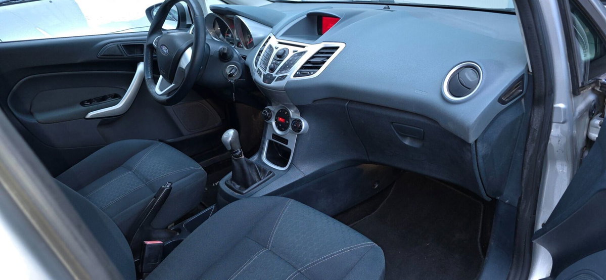 Ford Fiesta 1.4 TDCi 5p. Ghia (16)