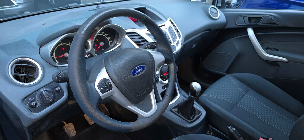 Ford Fiesta 1.4 TDCi 5p. Ghia (19)