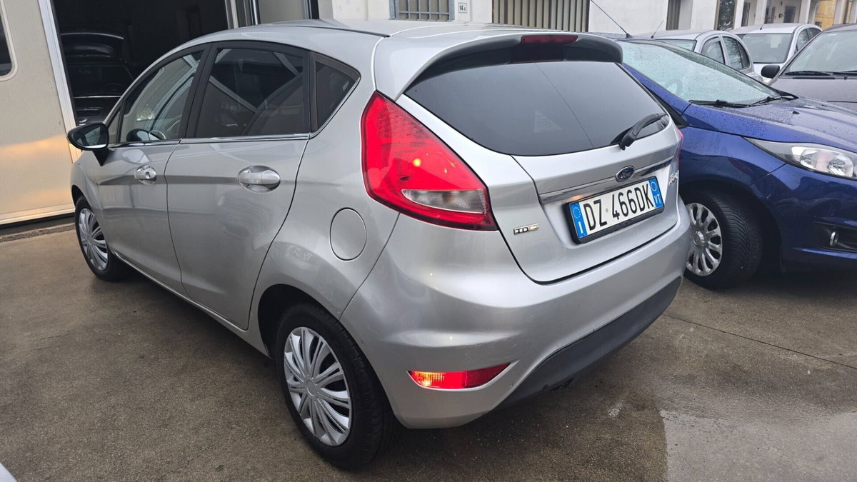 Ford Fiesta 1.4 TDCi 5p. Ghia (3)