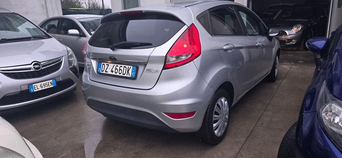 Ford Fiesta 1.4 TDCi 5p. Ghia (4)
