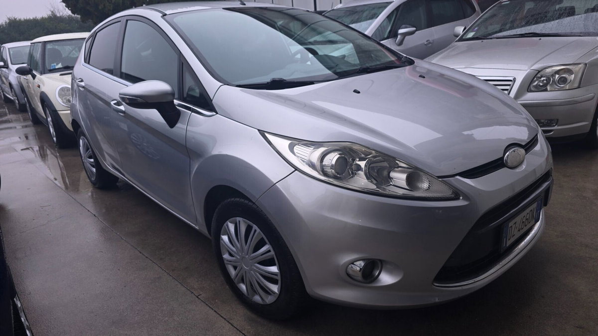 Ford Fiesta 1.4 TDCi 5p. Ghia (7)