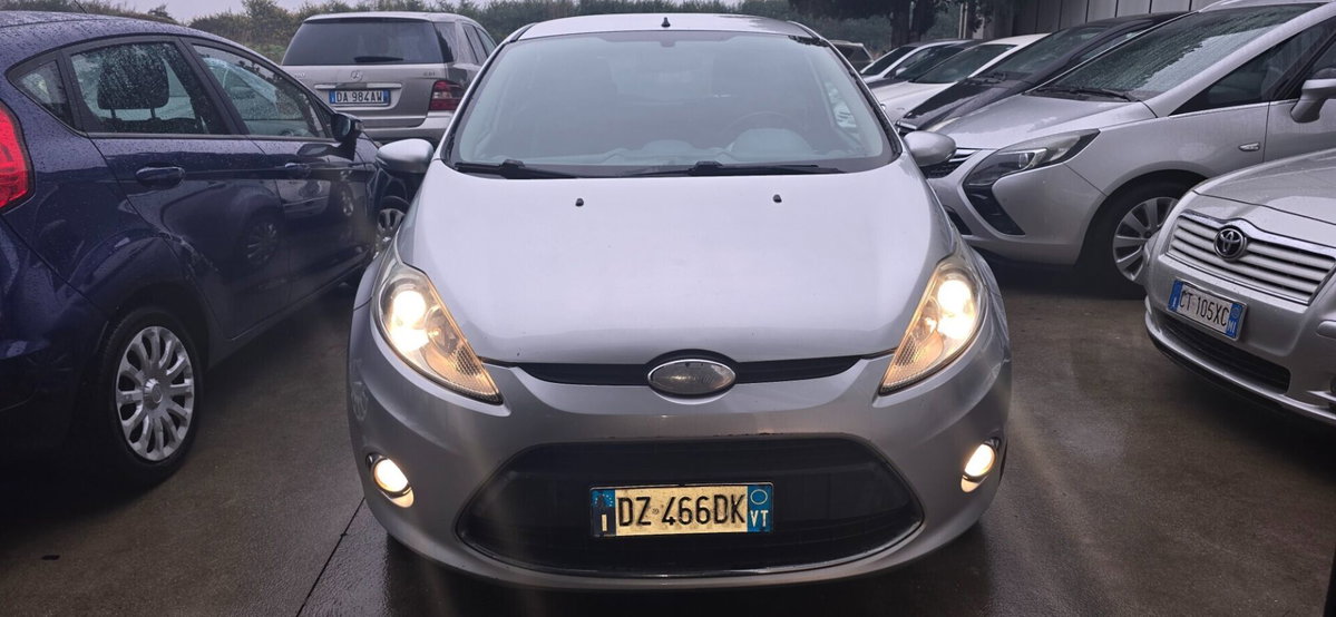Ford Fiesta 1.4 TDCi 5p. Ghia (9)