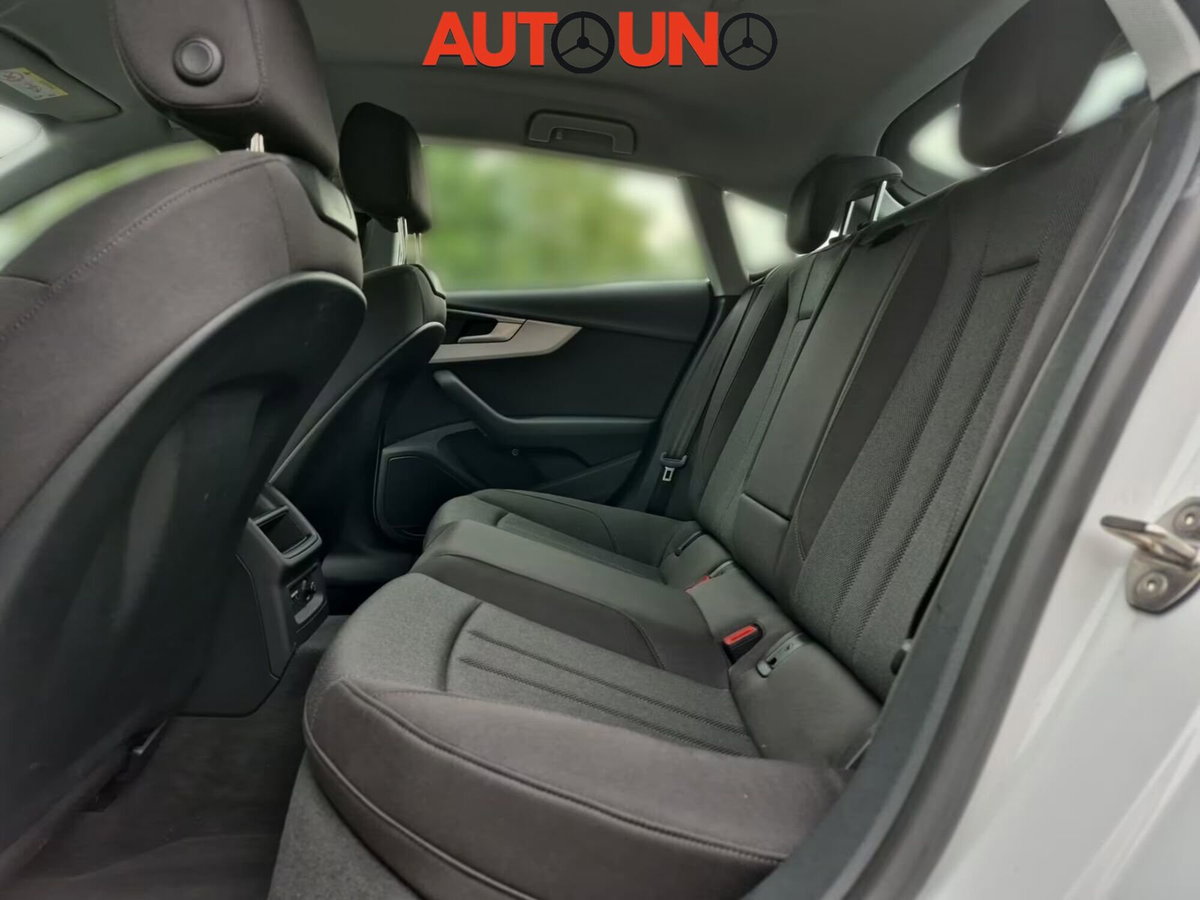 Audi A5 Coupé 40 TFSI S tronic (14)