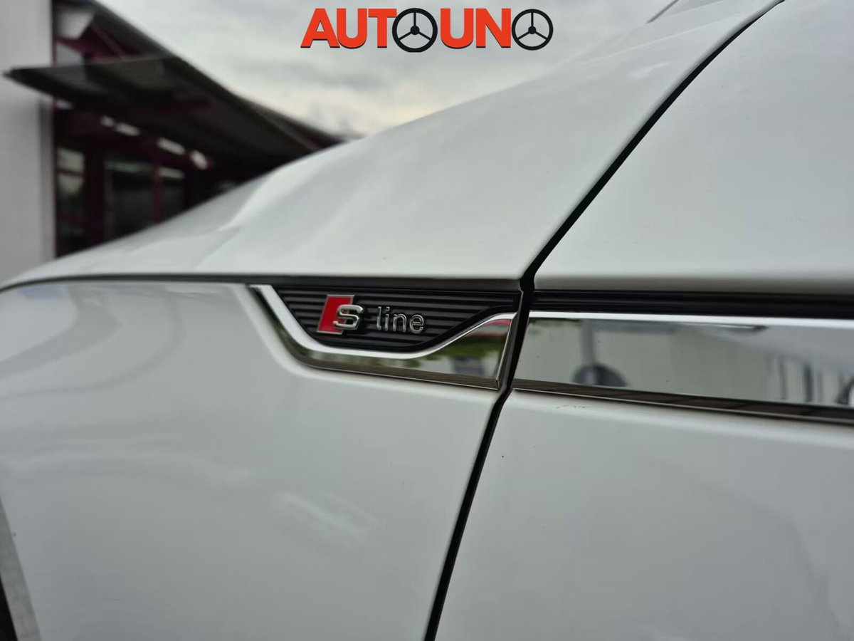Audi A5 Coupé 40 TFSI S tronic (2)