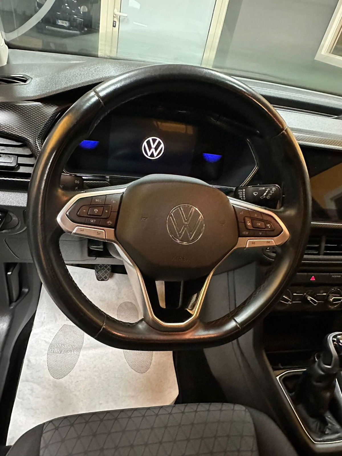 Volkswagen T-Cross 1.0 TSI Style BMT (17)