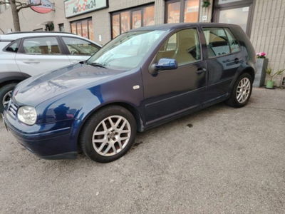 Volkswagen Golf 1.6 16V cat 5 porte Highline usata