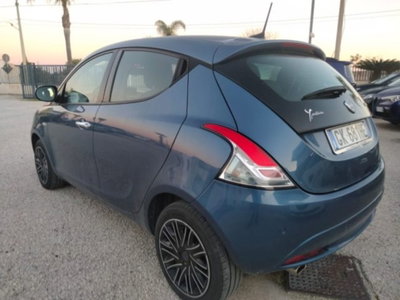 Lancia Ypsilon 1.0 FireFly 5 porte S&S Hybrid Ecochic Gold (3)