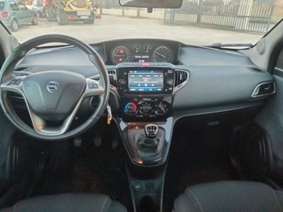 Lancia Ypsilon 1.0 FireFly 5 porte S&S Hybrid Ecochic Gold (5)