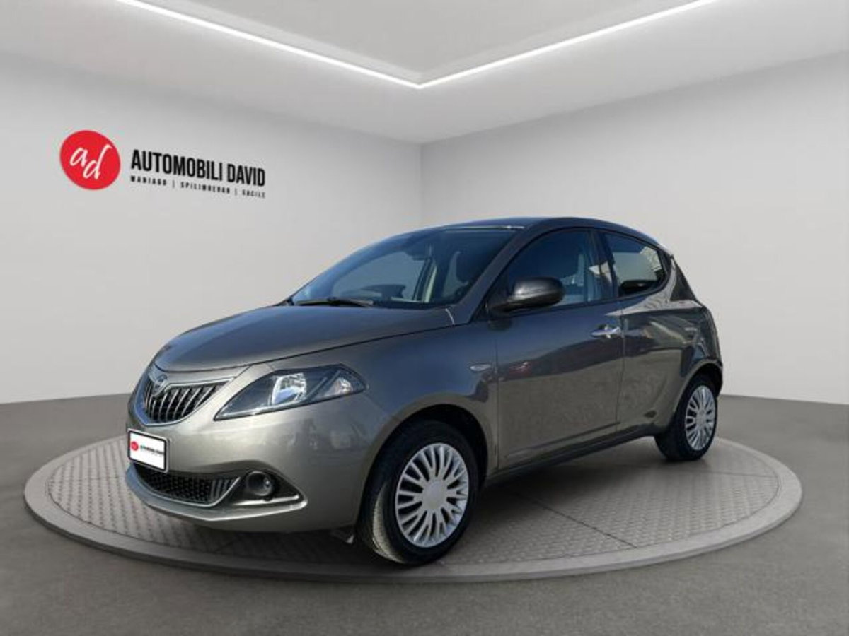 Lancia Ypsilon 1.0 FireFly 5 porte S&S Hybrid Ecochic Silver
