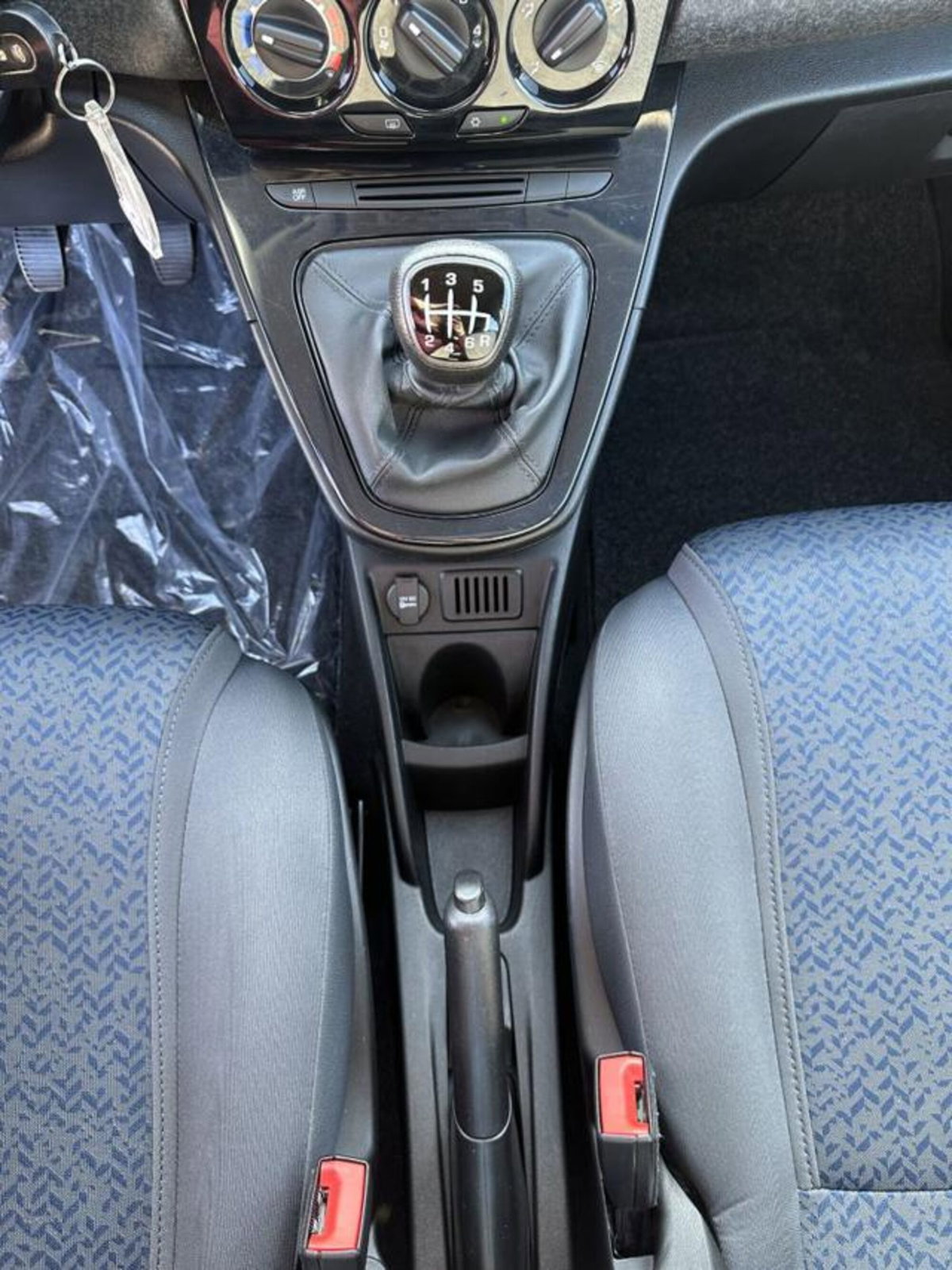 Lancia Ypsilon 1.0 FireFly 5 porte S&S Hybrid Ecochic Silver (11)