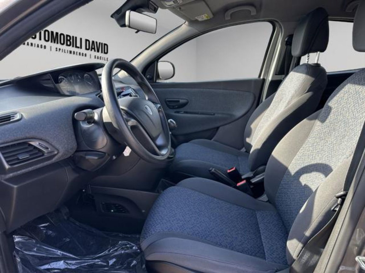 Lancia Ypsilon 1.0 FireFly 5 porte S&S Hybrid Ecochic Silver (7)
