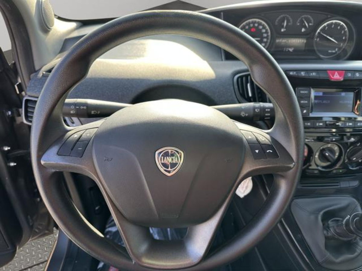 Lancia Ypsilon 1.0 FireFly 5 porte S&S Hybrid Ecochic Silver (8)