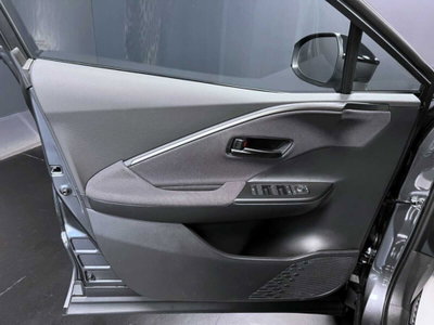 Toyota Toyota C-HR 2.0 phev Trend fwd e-cvt (13)