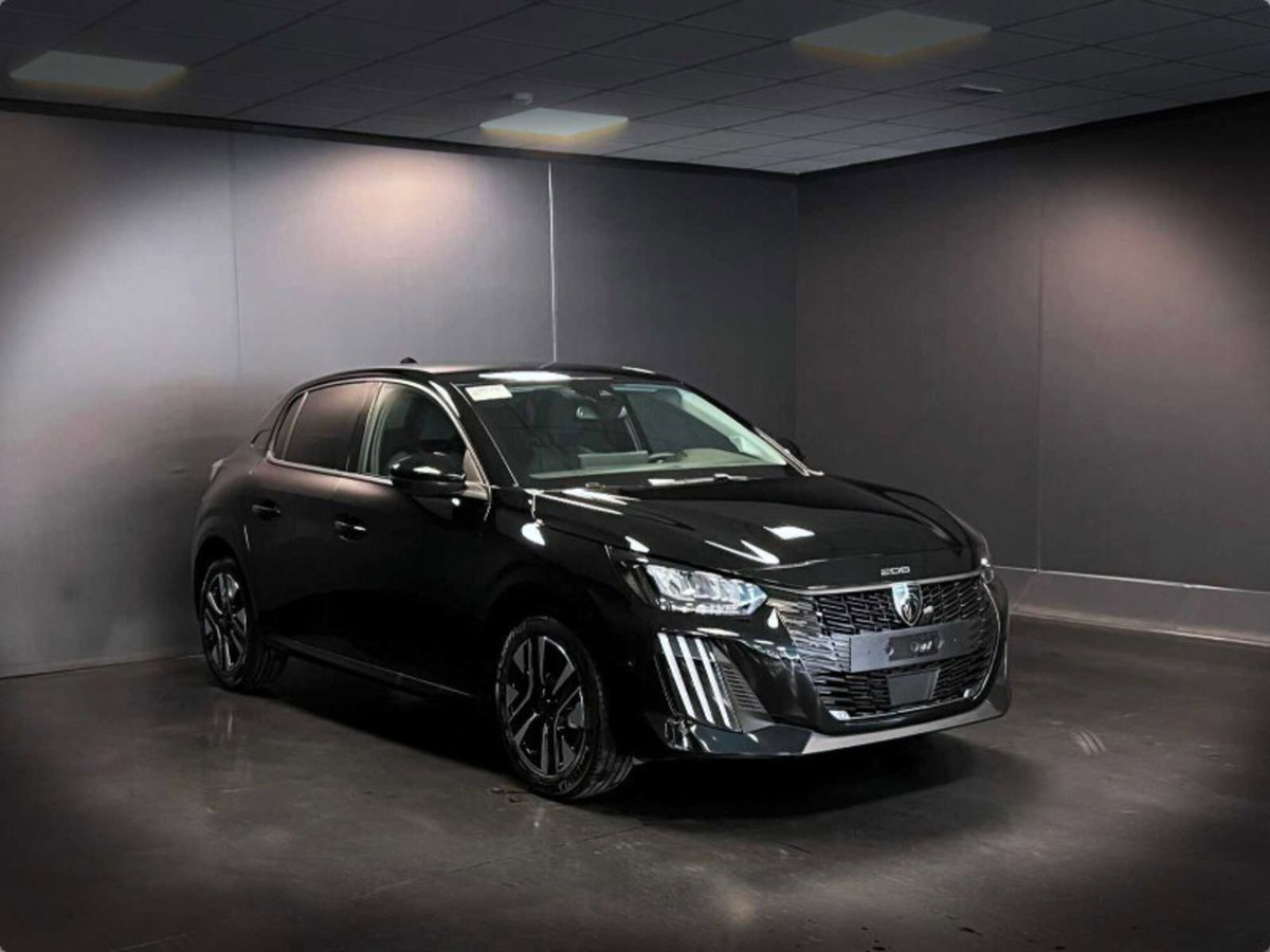 Peugeot 208 PureTech 100 Stop&Start 5 porte Allure (3)