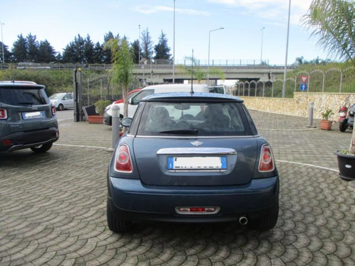MINI Mini 1.6 16V One (72kW) (6)