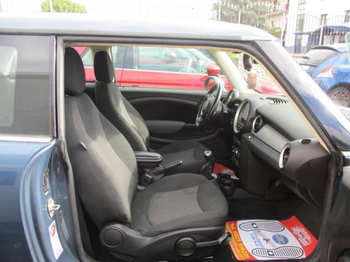 MINI Mini 1.6 16V One (72kW) (7)
