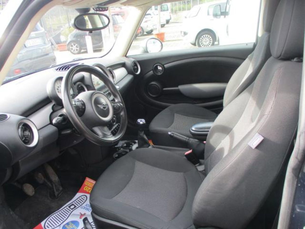 MINI Mini 1.6 16V One (72kW) (8)
