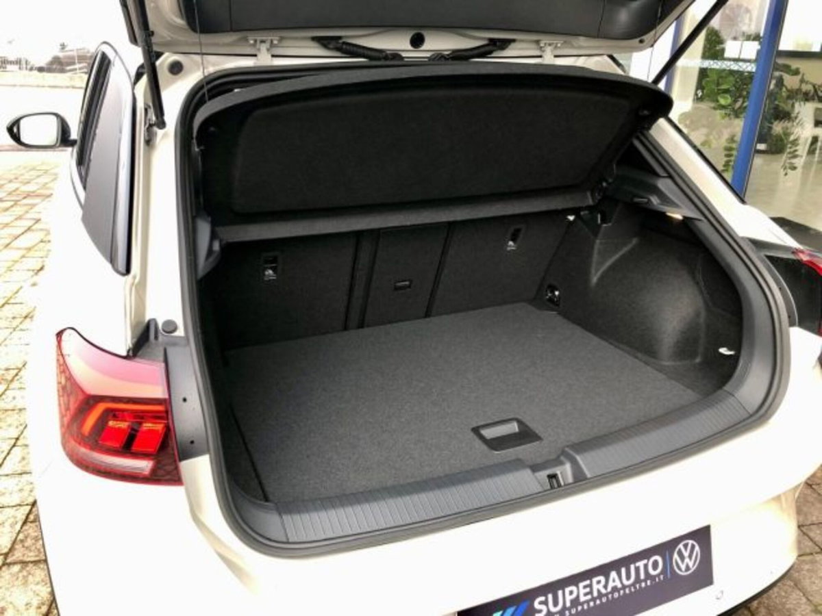 Volkswagen T-Roc 2.0 tdi R-Line 4motion 150cv dsg (13)