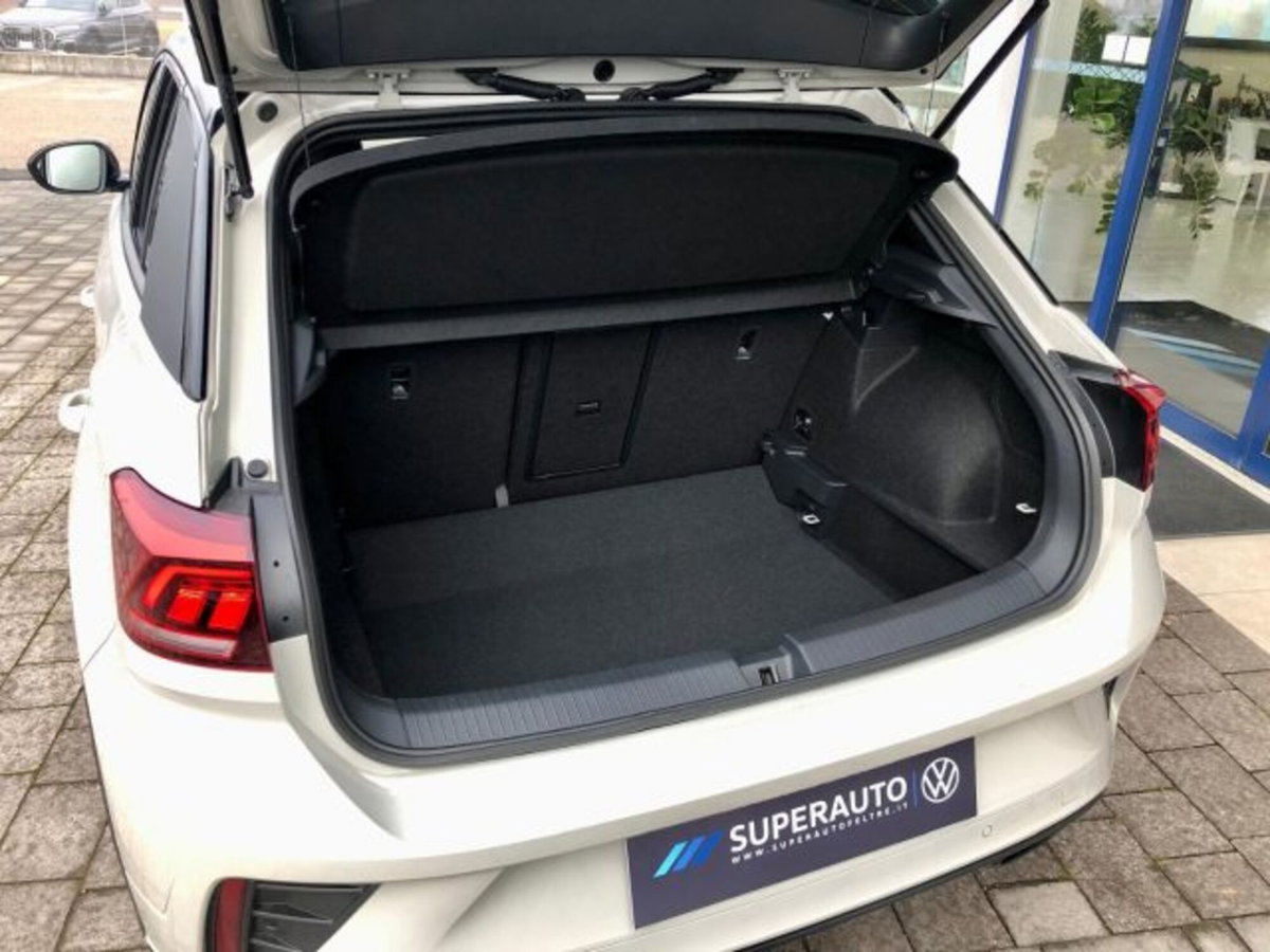Volkswagen T-Roc 2.0 tdi R-Line 4motion 150cv dsg (19)