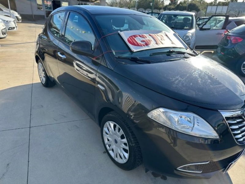Lancia Ypsilon 1.2 69 CV 5 porte GPL Gold Plus