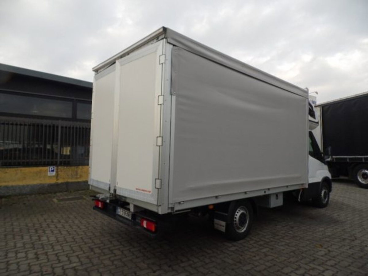 Iveco Daily Furgone 35S18HA8V 3.0 HPT PM-SL-TM Furgone Hi-Matic (7)
