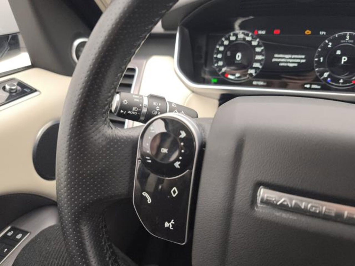 Land Rover Range Rover 3.0d i6 mhev HSE awd 249cv auto (14)