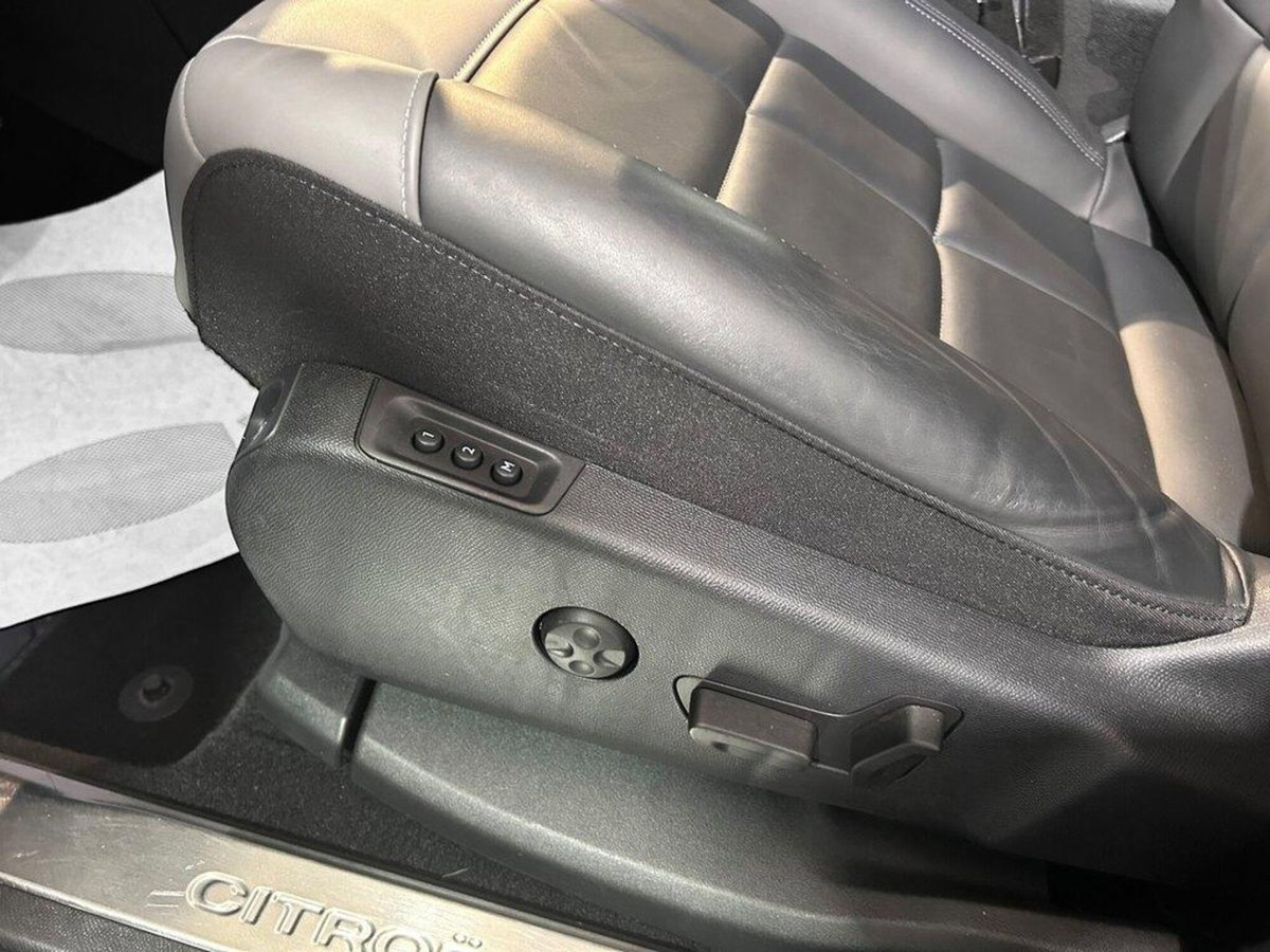 Citroen C5 Aircross Aircross Hybrid 225 E-EAT8 Shine (9)