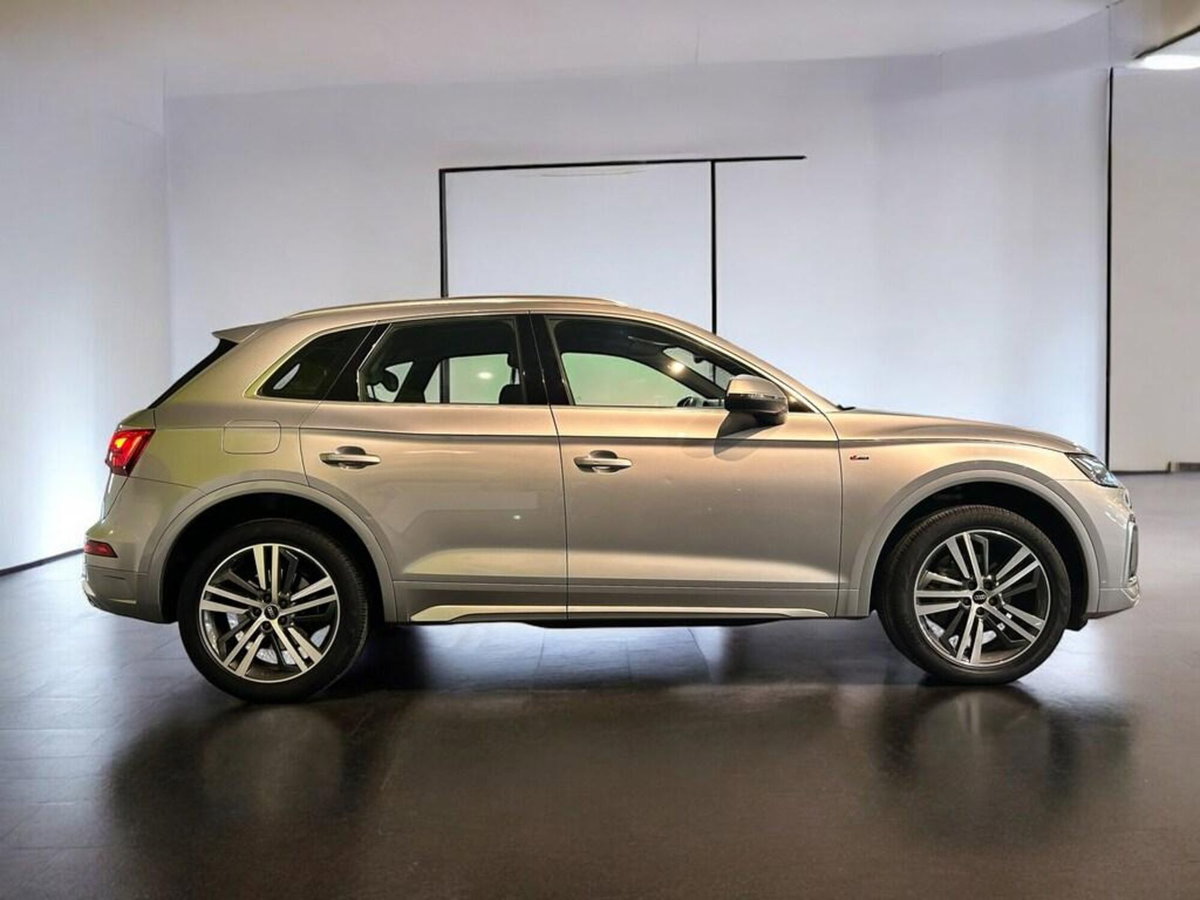 Audi Q5 40 2.0 tdi mhev 12V S line quattro s-tronic (5)
