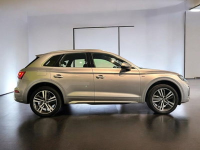 Audi Q5 40 2.0 tdi mhev 12V S line quattro s-tronic (5)