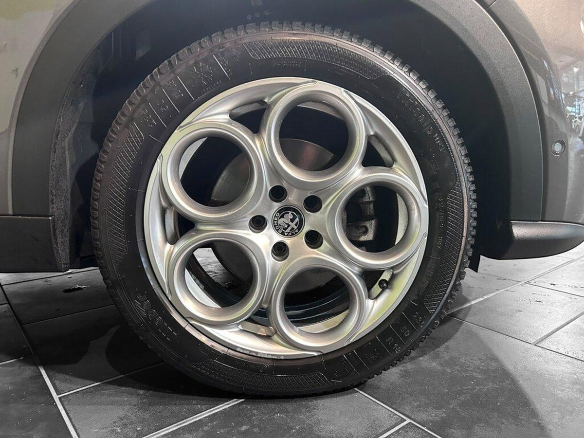 Alfa Romeo Tonale 1.6 Sprint 130cv tct6 (8)