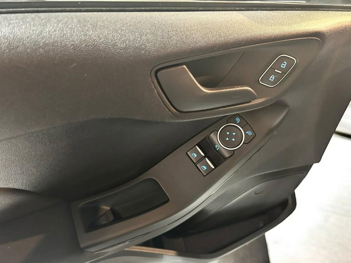 Ford Fiesta Active 1.5 EcoBlue (12)