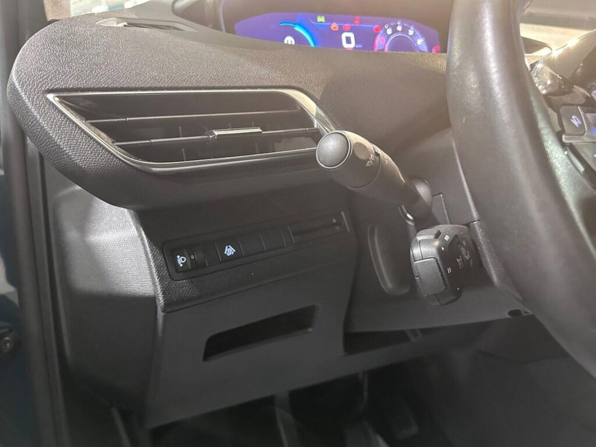 Peugeot 3008 PureTech Turbo 130 S&S Active Pack (13)