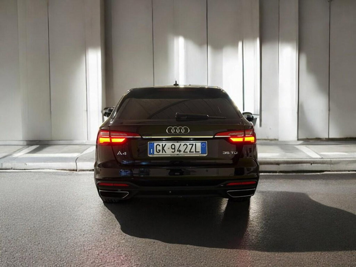 Audi A4 Avant 35 2.0 tdi mhev Business Advanced 163cv s-tronic (4)