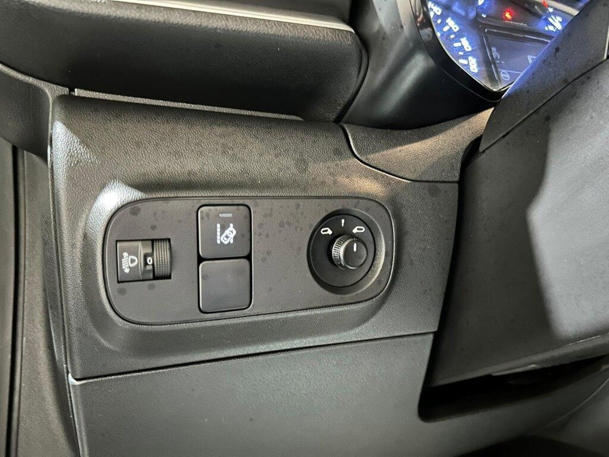 Citroen C3 BlueHDi 100 S&S Feel (9)