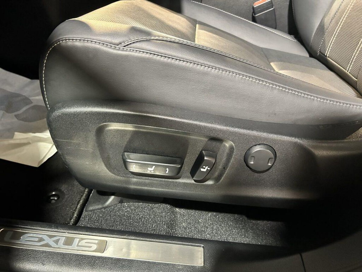 Lexus RX L Hybrid Executive (9)
