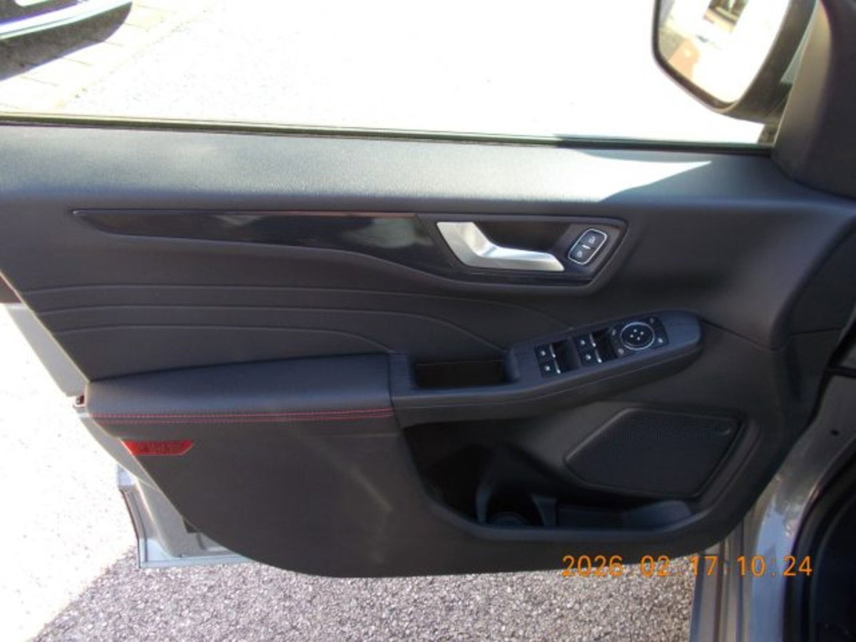 Ford Kuga 1.5 EcoBlue 120 CV 2WD ST-Line (19)