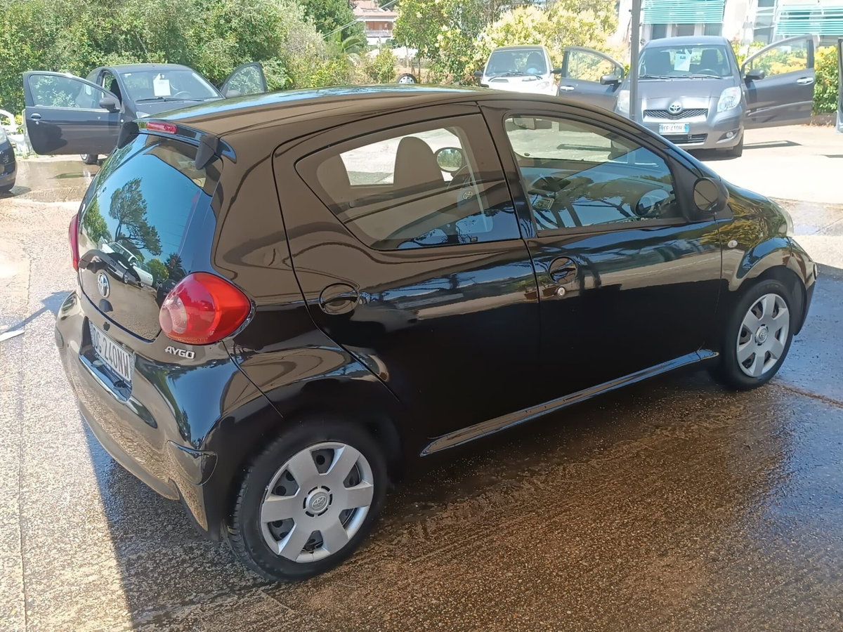 Toyota Aygo 1.0 12V VVT-i 5 porte Sol (10)