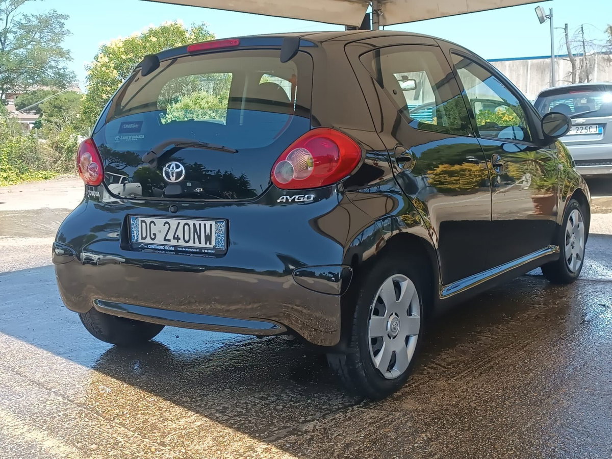 Toyota Aygo 1.0 12V VVT-i 5 porte Sol (11)