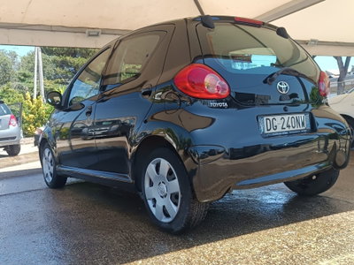 Toyota Aygo 1.0 12V VVT-i 5 porte Sol (12)
