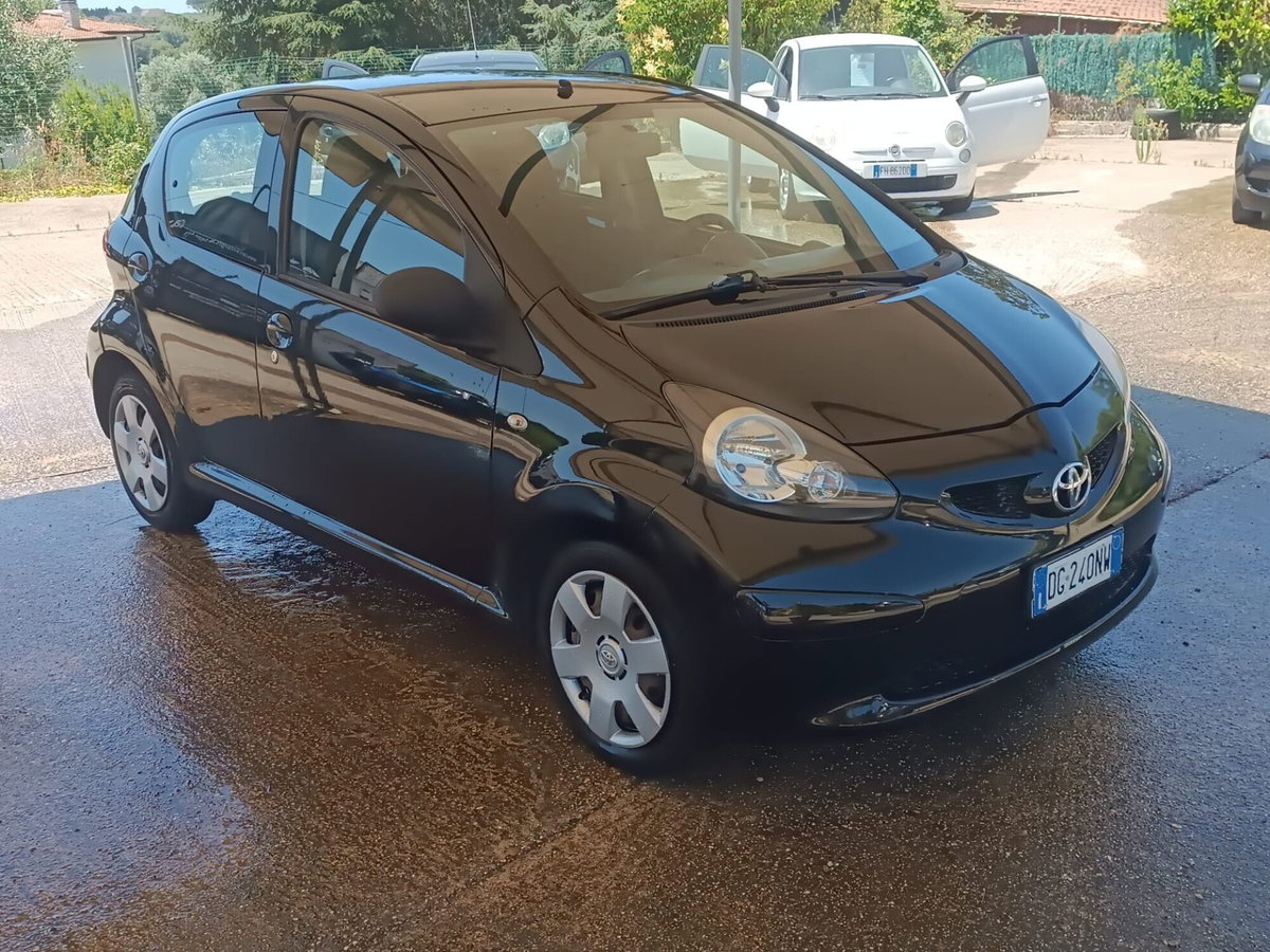 Toyota Aygo 1.0 12V VVT-i 5 porte Sol (15)