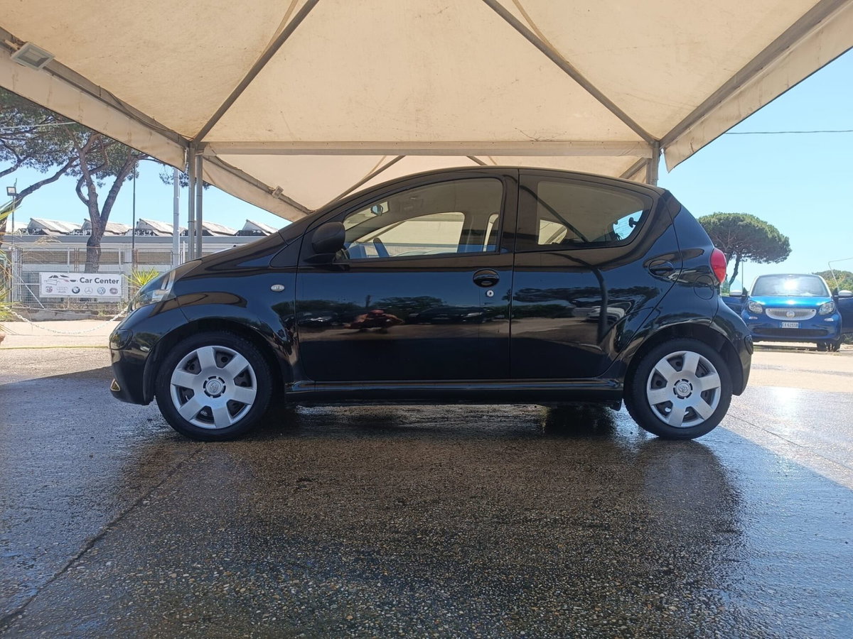 Toyota Aygo 1.0 12V VVT-i 5 porte Sol (3)