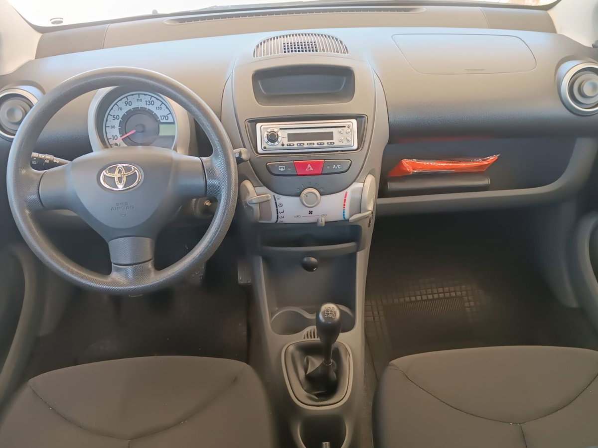 Toyota Aygo 1.0 12V VVT-i 5 porte Sol (5)