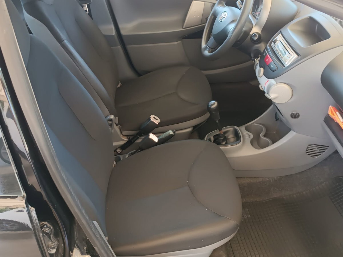 Toyota Aygo 1.0 12V VVT-i 5 porte Sol (6)